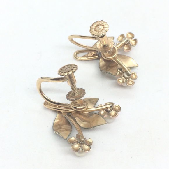 !!SOLD!! VINTAGE KREMENTZ DAUX PEARL PAINTED FLOWER SCREWBACK EARRINGS - Picture 6 of 15